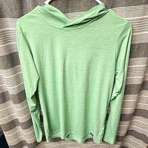 Patagonia Capilene Cool Daily Hoodie Mens Medium Green Lightweight Sun Shirt